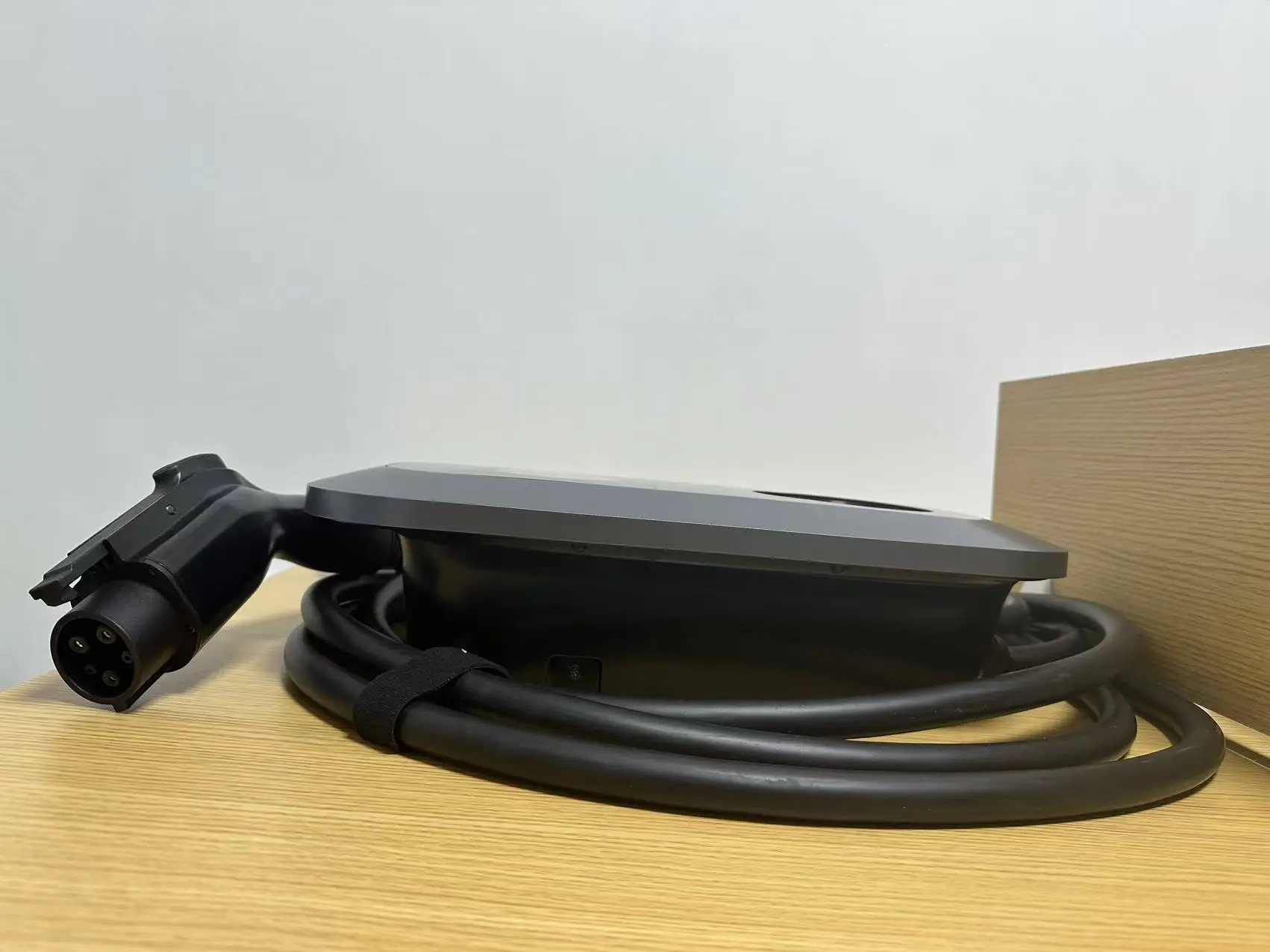 Настенная зарядная станция JET – обзор и цена Wallbox Ev